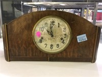 NEW HAVEN WESTMINISTER CHIME MANTLE CLOCK