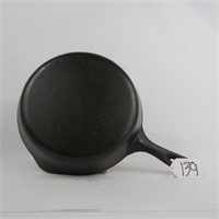 UNMARKED #6 CAST IRON SKILLET