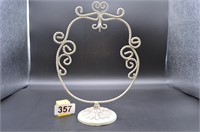 Shabby Chic ornament or bauble hanger