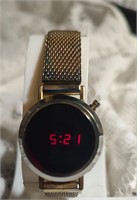 VINTAGE LADIES RED FACE DIGITAL WATCH WORKING