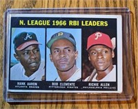 1967 Topps Leaders Hank Aaron/Clemente Card