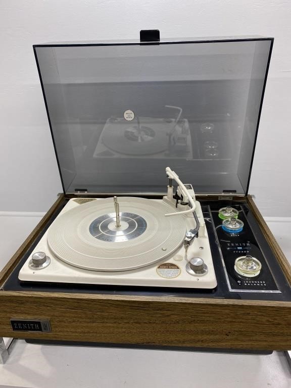 ZENITH-Solid State Record Player