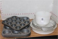 MUFFIN TINS AND BAKING DISHES
