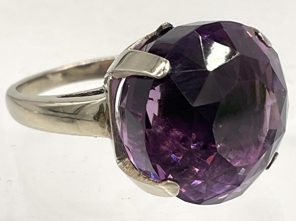 10K White Gold Amethyst? Style Ring, Sz 5