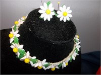 Retro Daisy Choker Necklace & Earrings