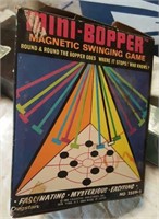 Mini Bopper Magnetic Swinging Game