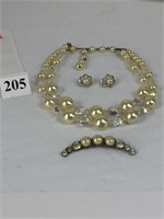 DOUBLE STRAND PEARL AND CRYSTAL BEAD NECKLACE