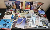 W - MIXED LOT OF MILITARY AIRCRAFT PUBLICATIONS