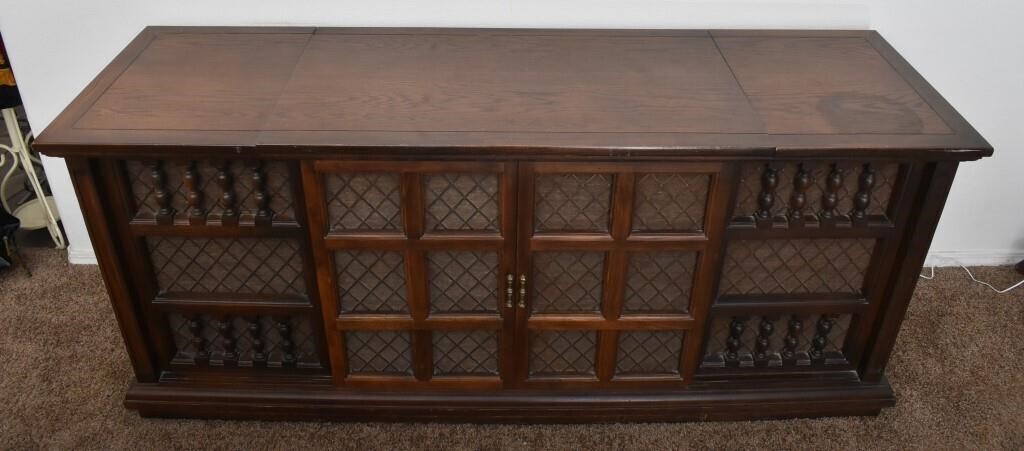 Stereo Cabinet with Record Player, AM/FM Radio and