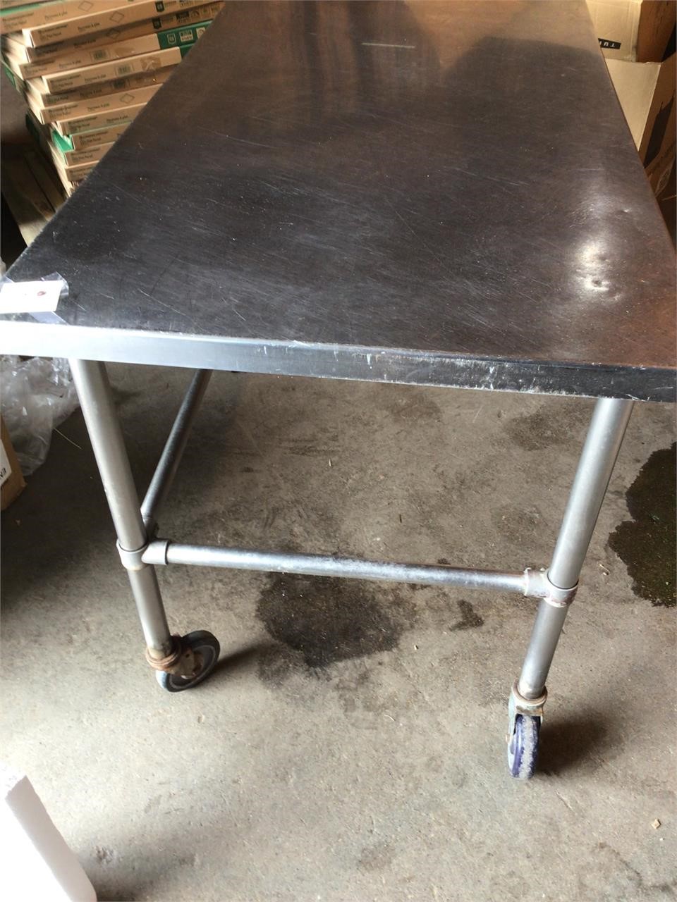 Stainless steel table no lower shelf