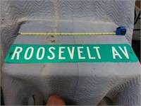 6" x 30" Roosevelt Av Sign