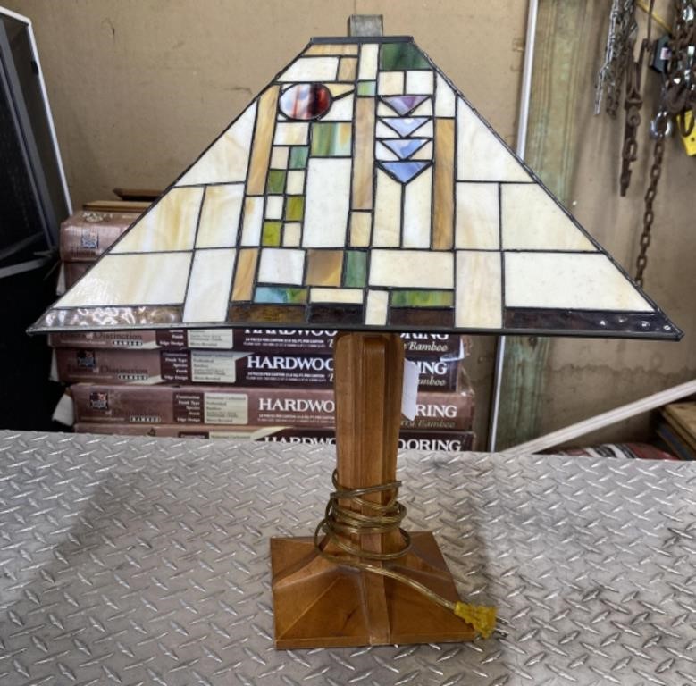 Tiffany Style Geometric Stained Glass Table Lamp,