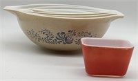 (JL) pryrex Bowl Set Four Pieces & One Red Dish