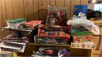 COLLECTION OF GIFT BAGS & BOXES