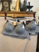 2 new No Boundaries women’s bras XXL