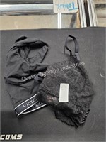 2- victoria secret bras size M (display area)