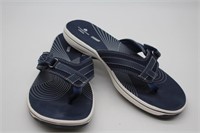 Woman's Shoes Clarks Cloud  SZ 10 Navy