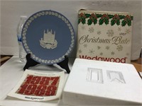 1987 Wedgwood Christmas Plate