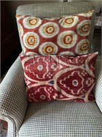 Decorative Pillows (qty. 2)