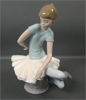 LLadro Sitting Ballerina Figurine