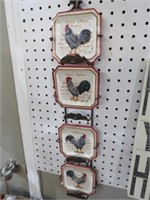 4PC ROOSTER PLATES W/HOLDER