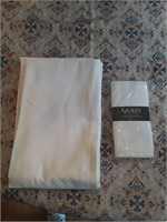 Tablecloth w Matching Cloth Napkins - Ralph Lauren