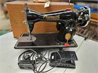 Antique Plymouth Duchess Sewing Machine w/Case