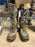 Rocky Men’s size 9.5 17in.waterproof snake boots