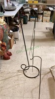 Iron yard items includes a small shepherd hook,