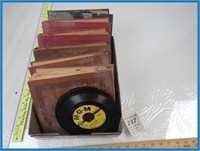 6 BOOKS OF 45 RPM VINYLS