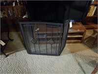 TRI FOLD FIREPLACE SCREEN