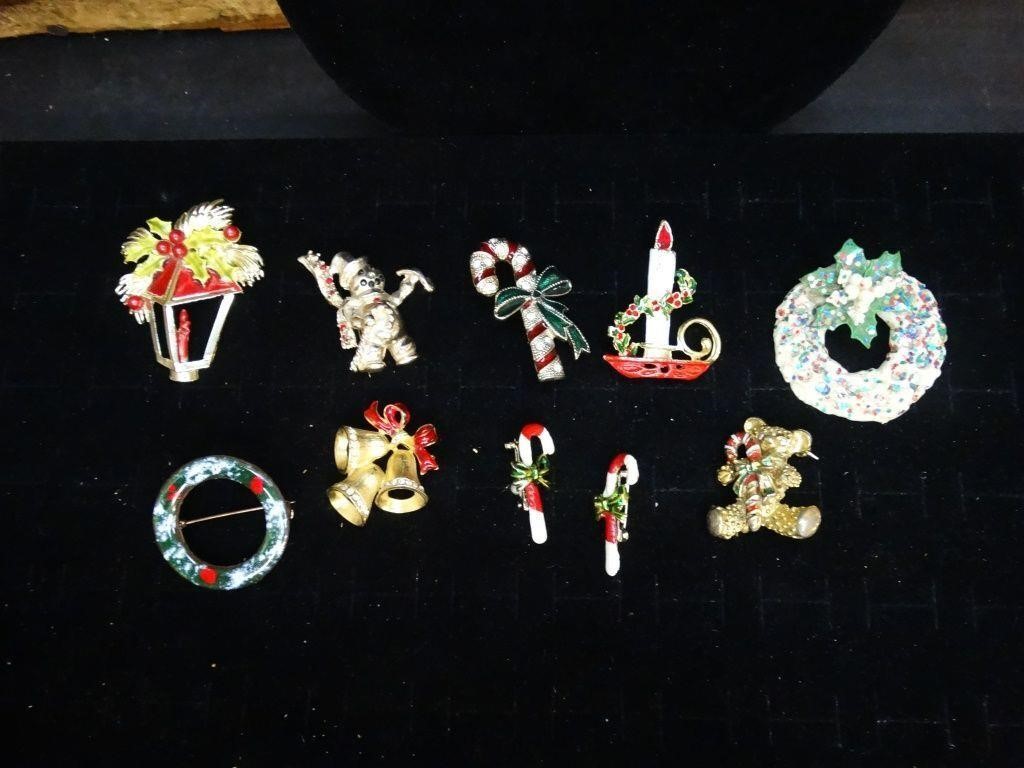 Assorted Vintage Holiday Brooches