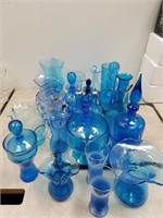 LARGE LOT OF VINTAGE BLUE CRACKLE GLASS