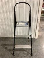 Costco 3 Step Folding Ladder, Top Step Broken