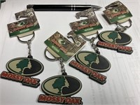 Set of 4 mossy oak key chains