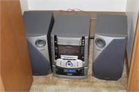 Sharp 3 Disc Player & Speakers