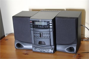 JVC CD/Cassette Player with Speakers