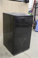 Danby Mini Refrigerator, Works per Seller