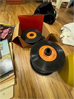 mixture of vinyl records size 45