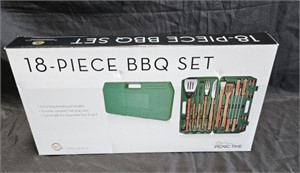 Large 18 - piece BBQ set new in the box