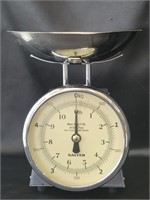 Vintage Salter 11lb Scale