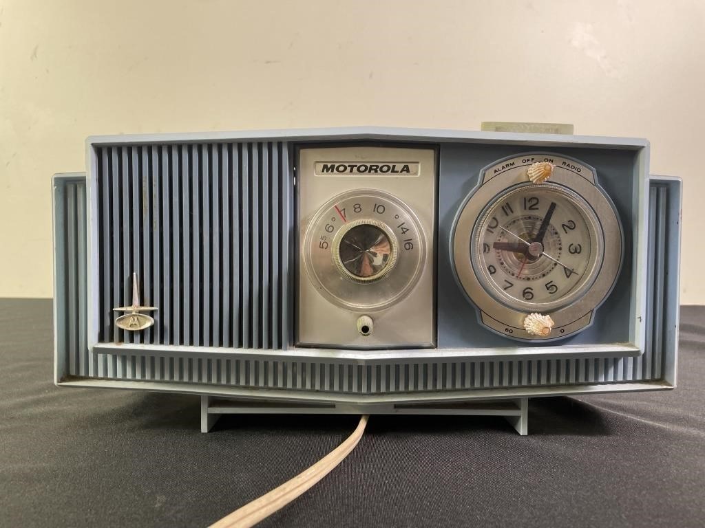 Motorola Alarm Clock AM Radio C4B-143