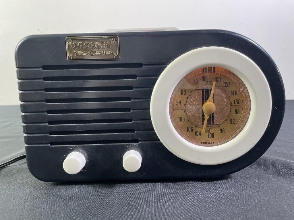 Crosley Collector’s Edition Radio Tape Player CR-2