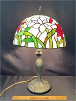PRETTY CAST ACCENT LAMP W STAINED GLASS SHADE