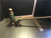 Vintage Hydraulic Jack w/ handle