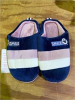 WOMANS SLIPPERS 5/6