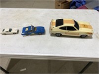 Plastic Mustang toys