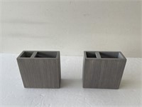 2 wooden threshold toothbrush holders 5x4x2in