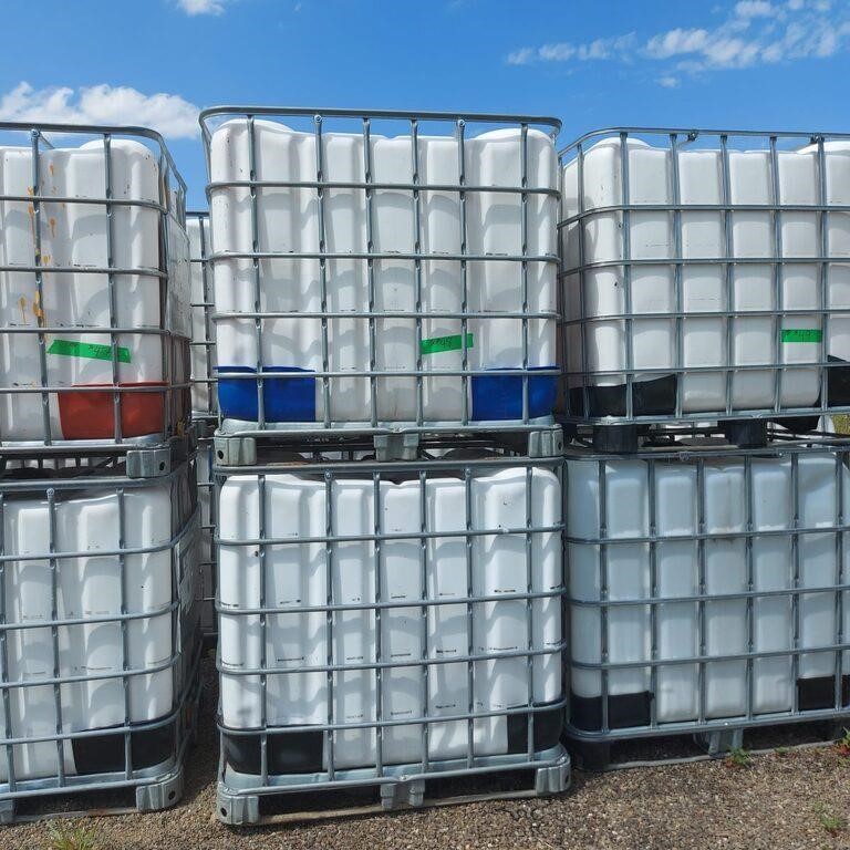 2 IBC TANKS - TOTES