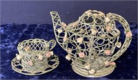 Wire Tea pot and cup decor piece